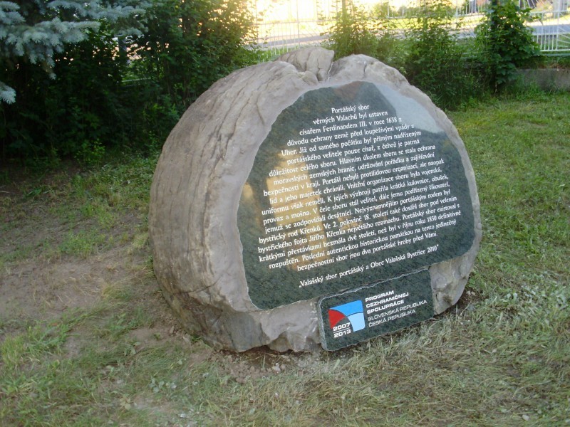 Pam�tn�k port�ov vo Vala�skej Byst�ici