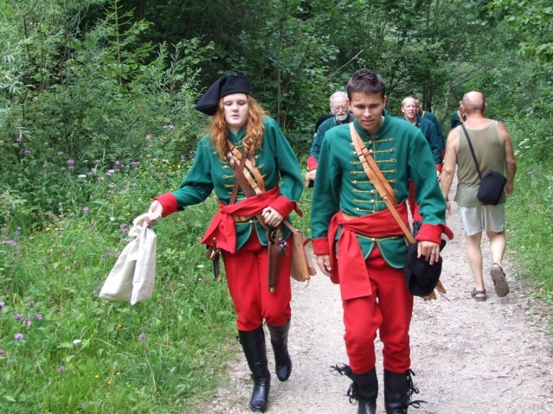 Mlad� man�elia v �ele pochodu